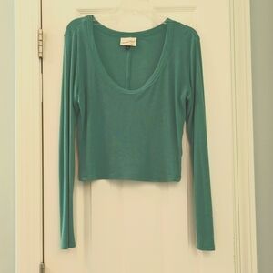 Universal Thread Goods Co. Crop Top Low Scoop Neck Size XL